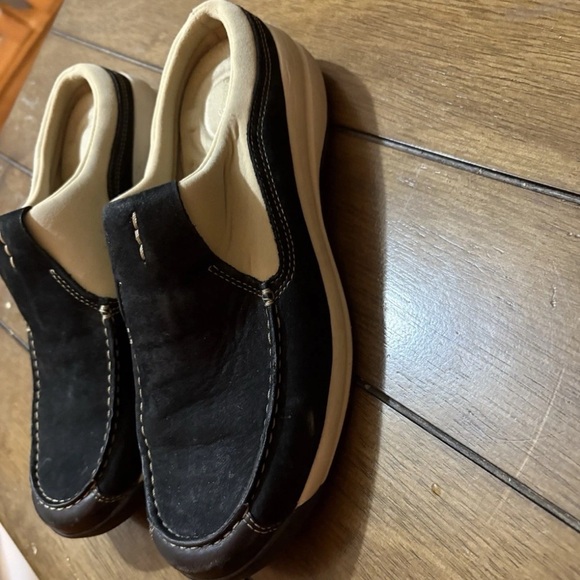 Easy spirit woman’s comfortable black slip on sneaker shoes , size 6 - Picture 1 of 8